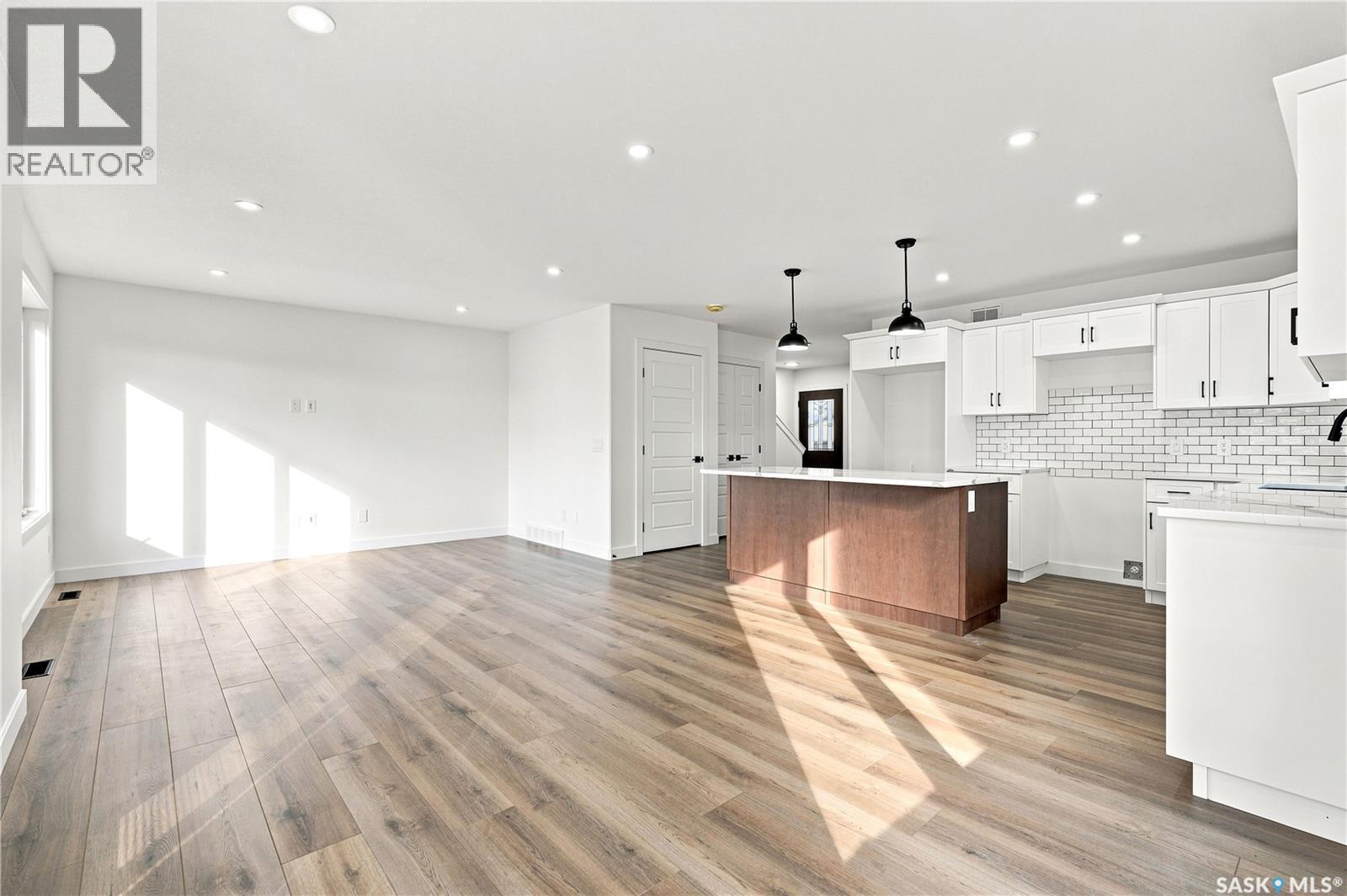 495 Traeger CLOSE - 16