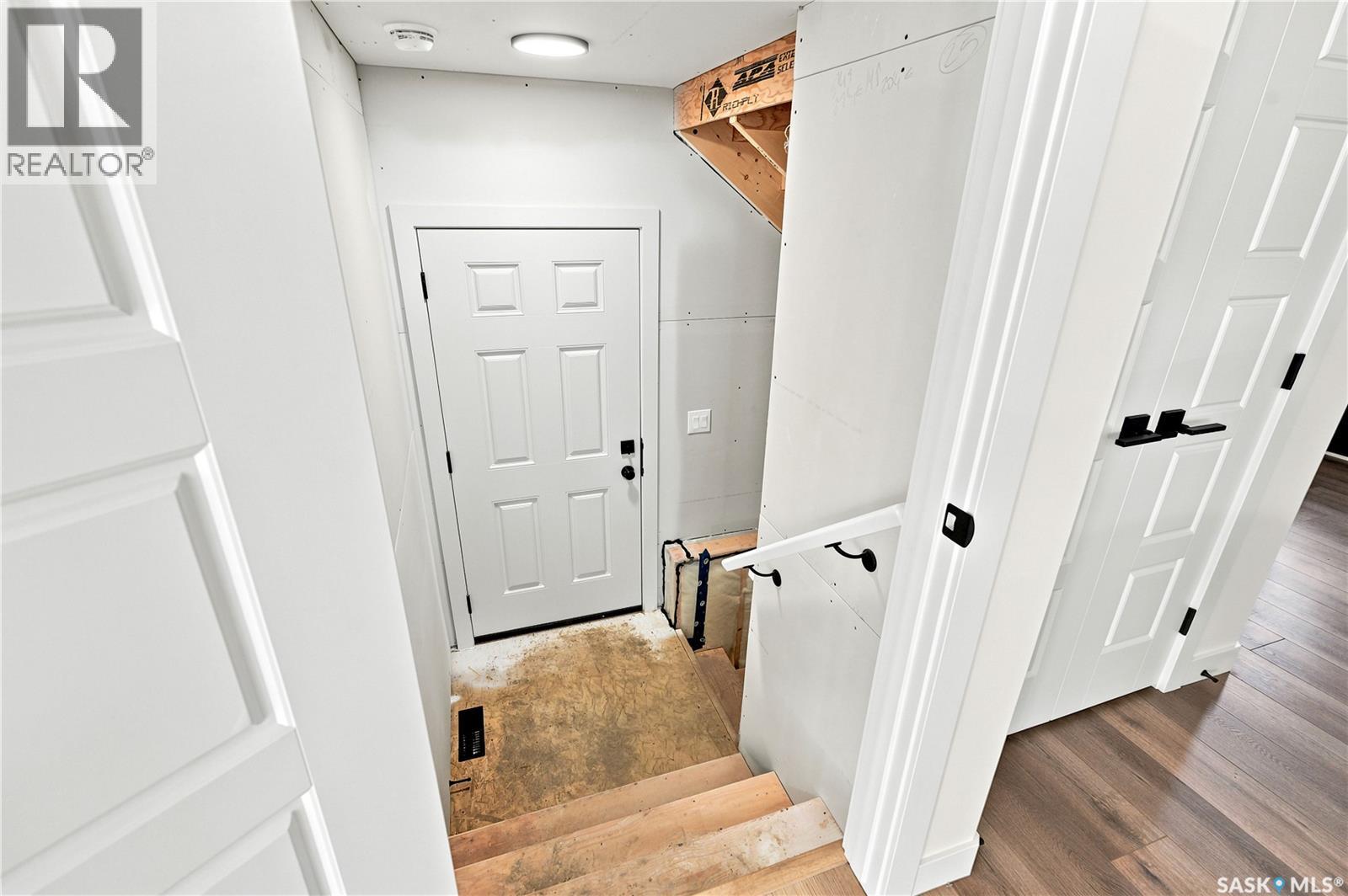 495 Traeger CLOSE - 36
