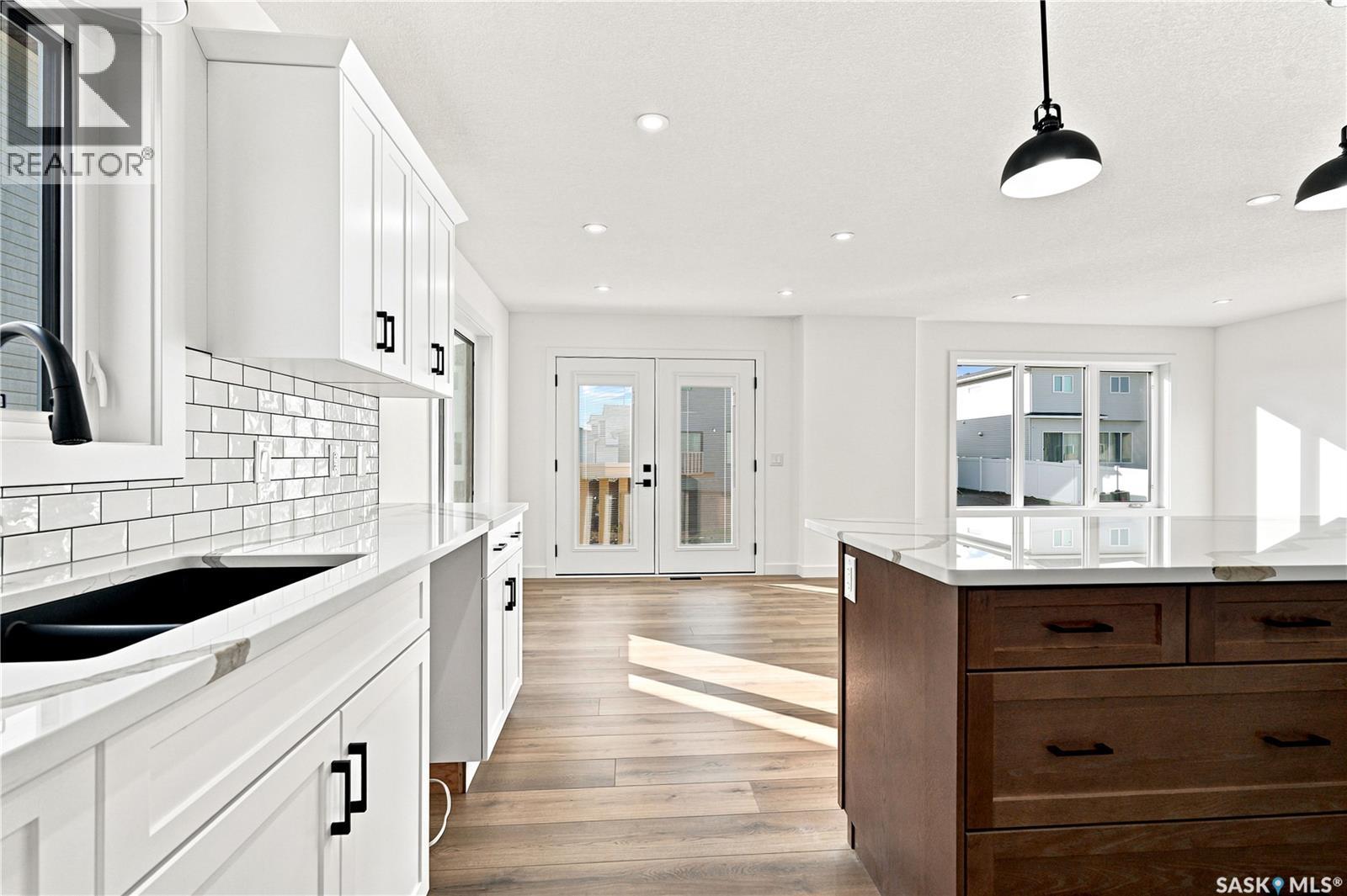 495 Traeger CLOSE - 11