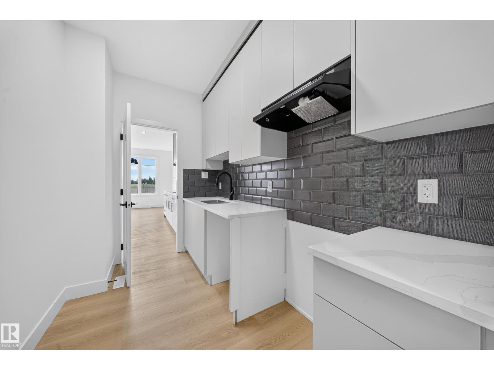 803 30 AV NW - 11