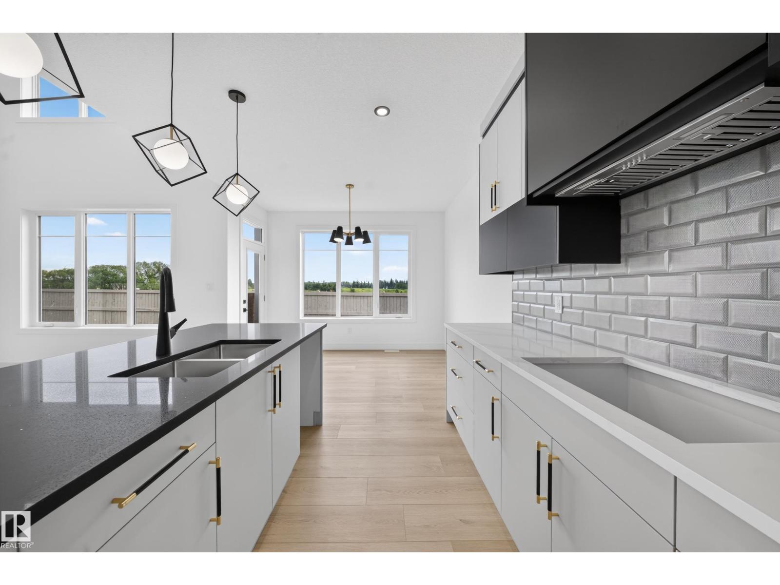 803 30 AV NW - 12
