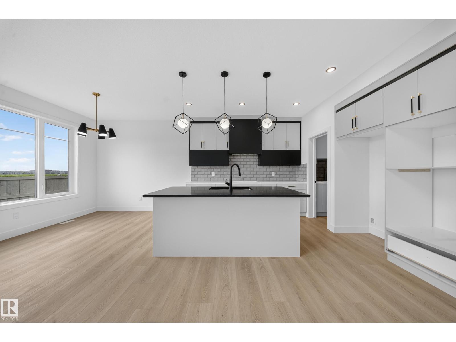 803 30 AV NW - 6
