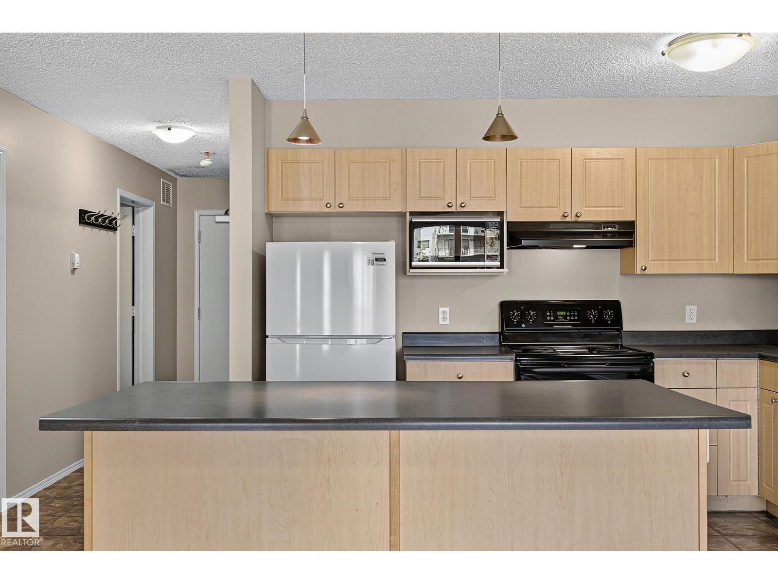 #417 10311 111 ST NW - 17