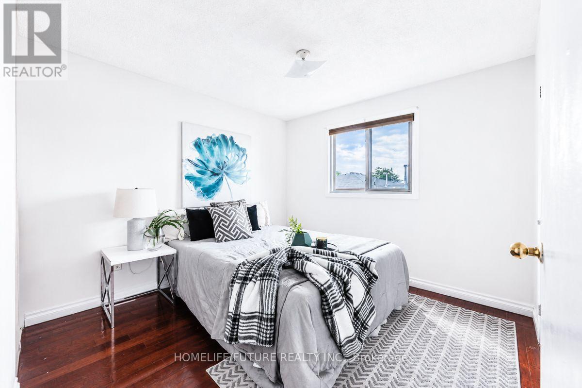 42 MARSDALE CRESCENT - 15