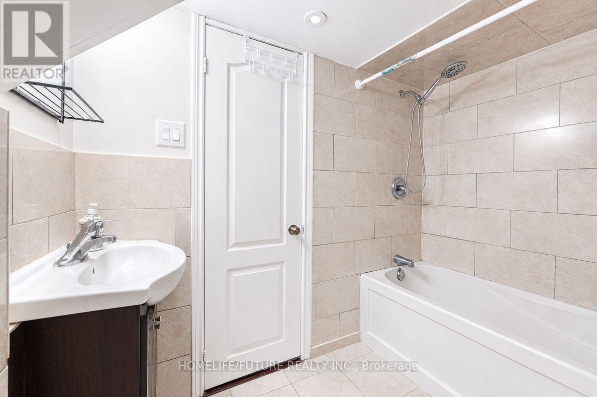 42 MARSDALE CRESCENT - 22