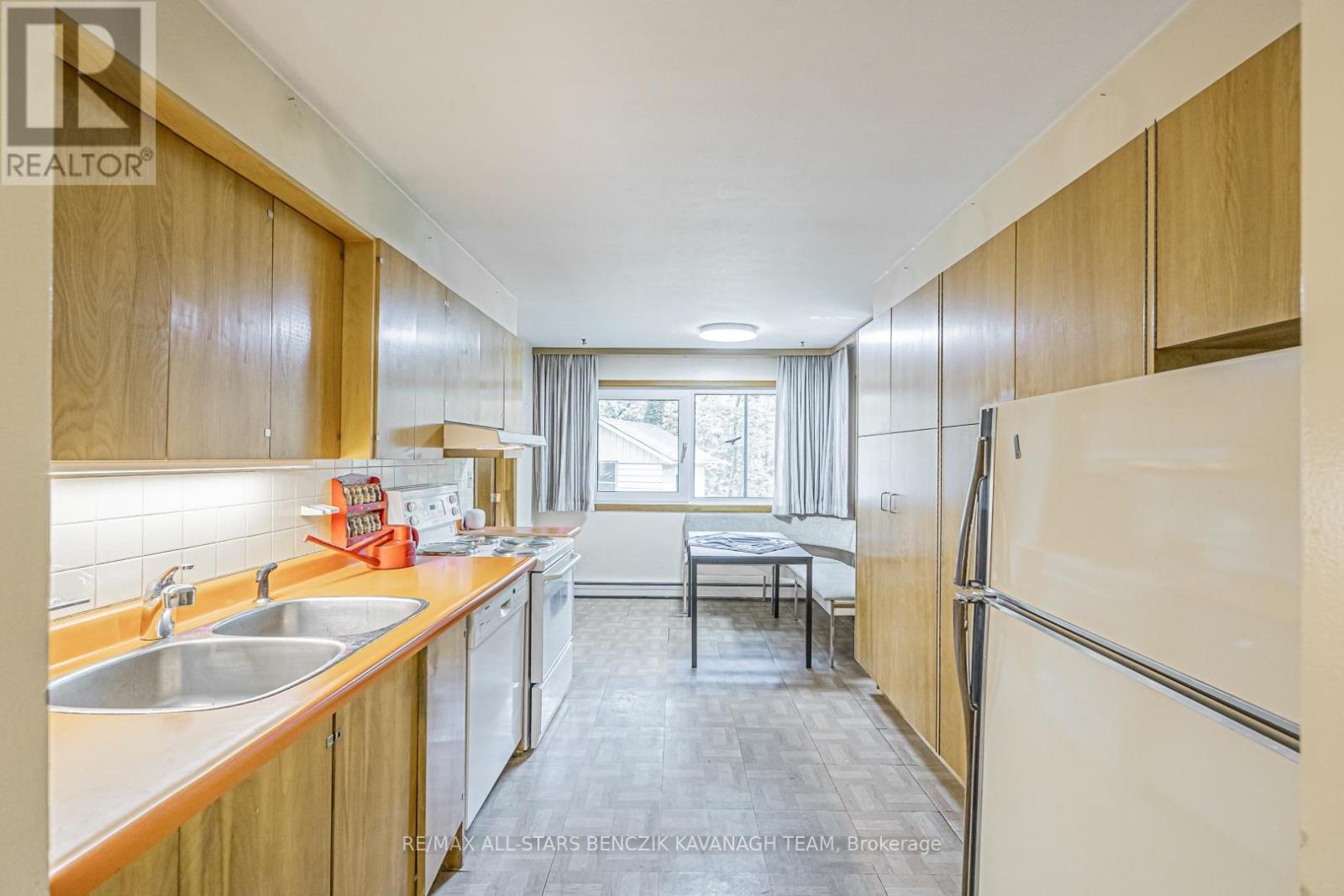 65 GLADYS ROAD - 10