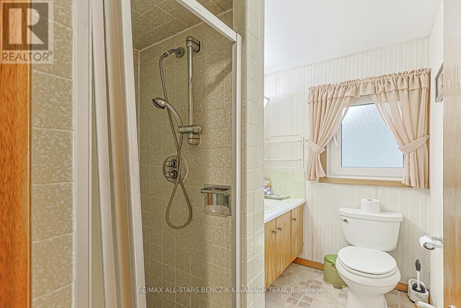 65 GLADYS ROAD - 14