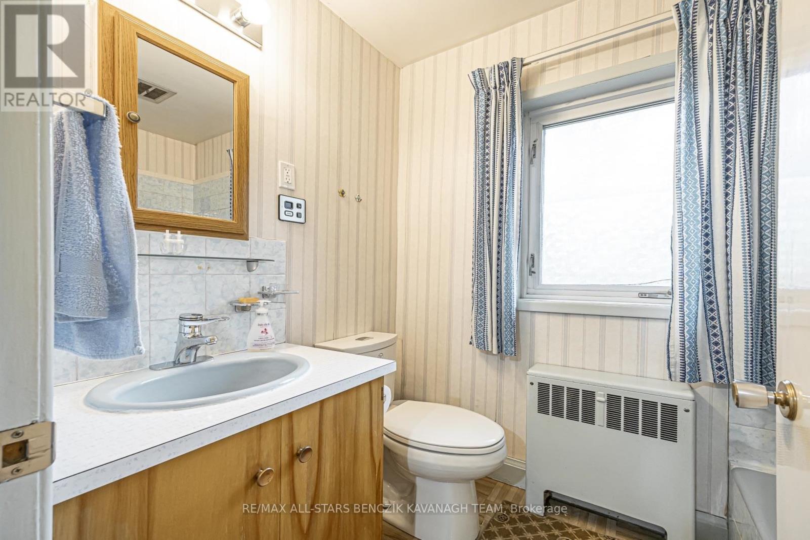 65 GLADYS ROAD - 18