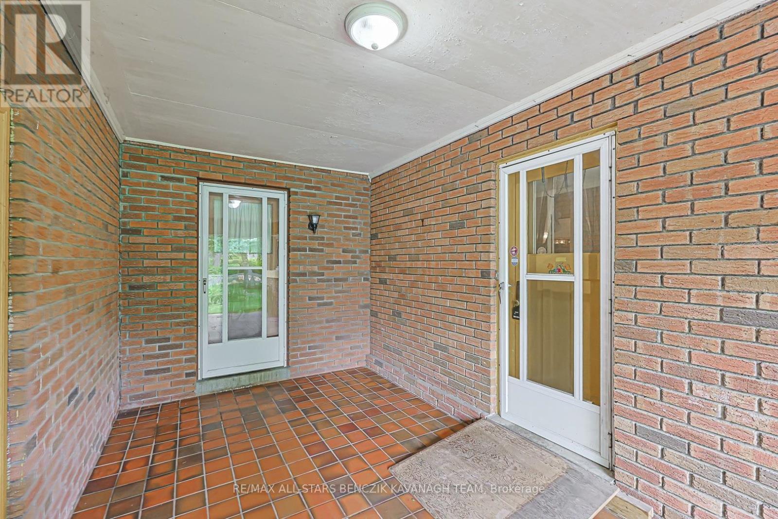 65 GLADYS ROAD - 4