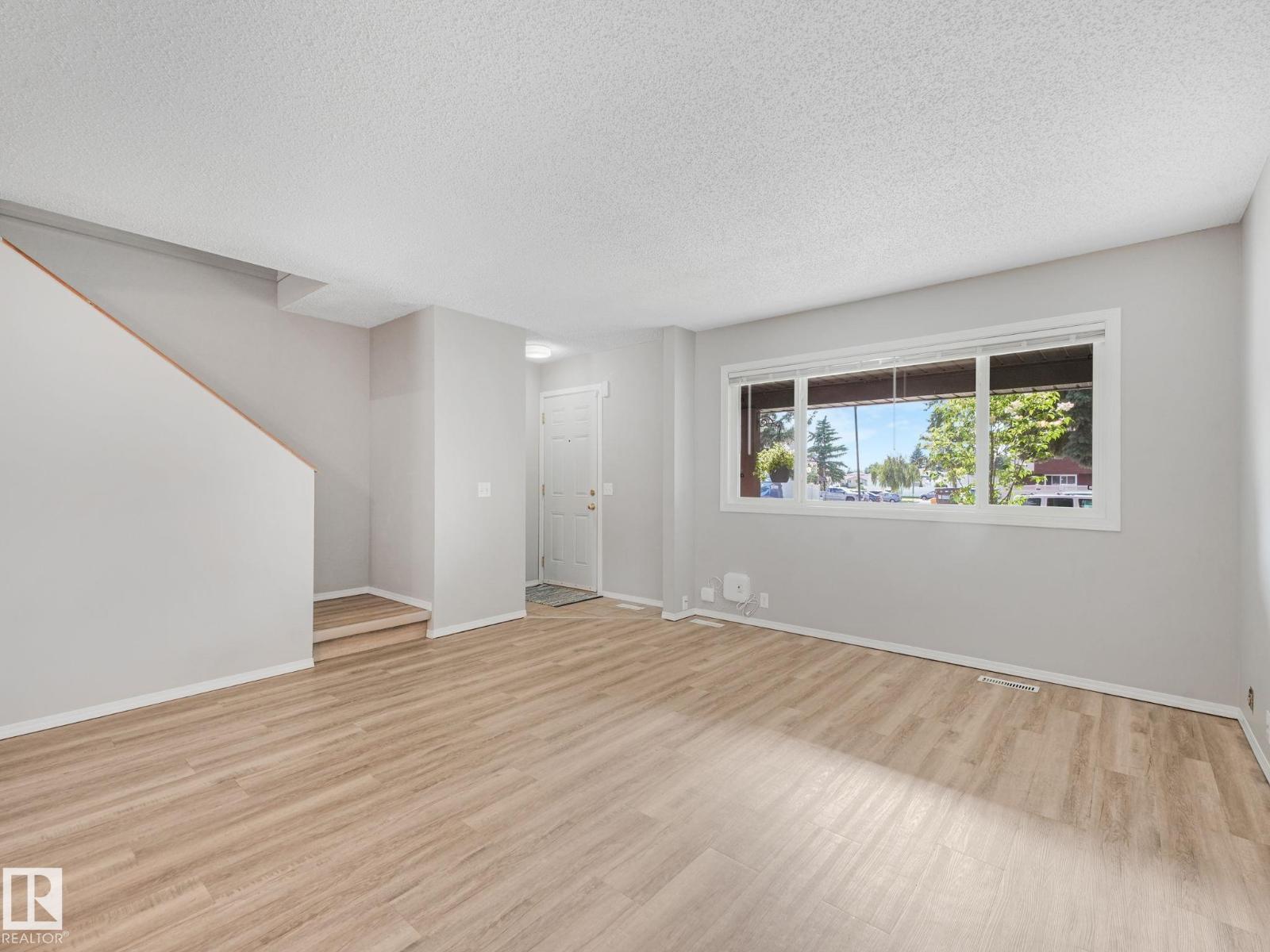 #55 13833 30 ST NW - 4