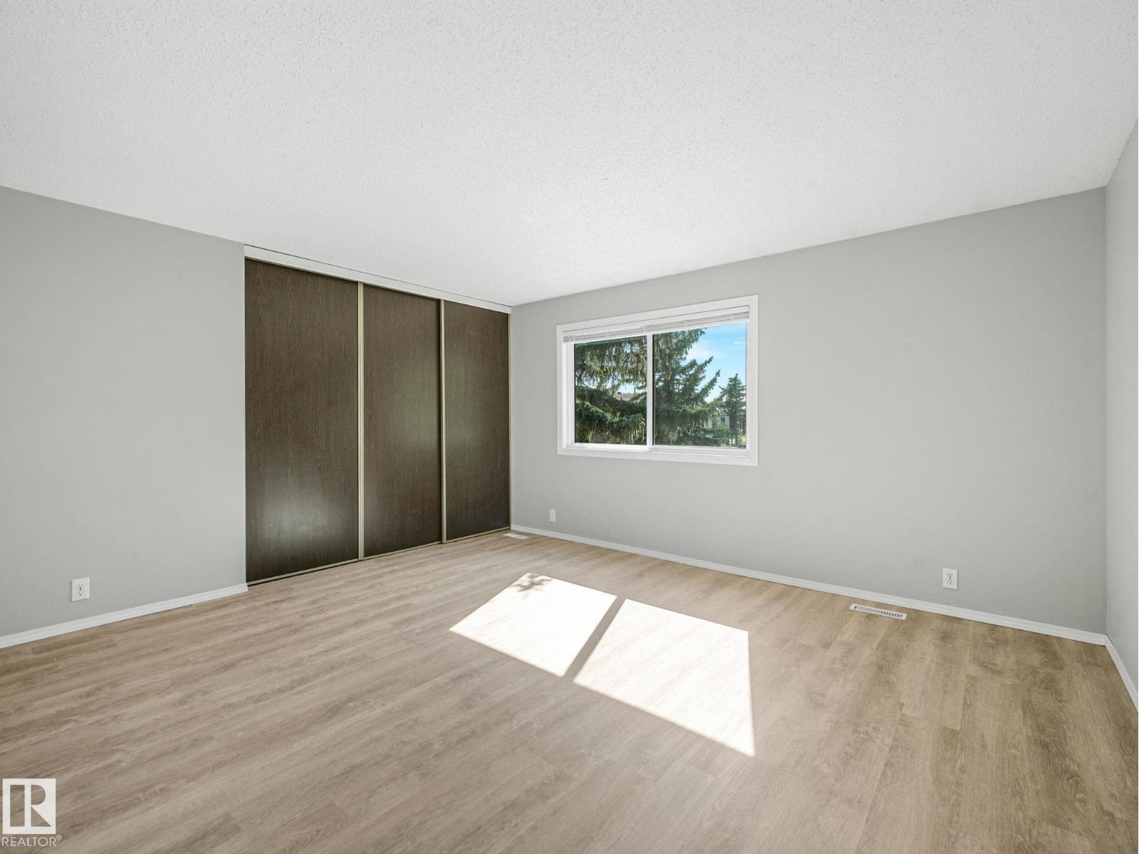 #55 13833 30 ST NW - 21