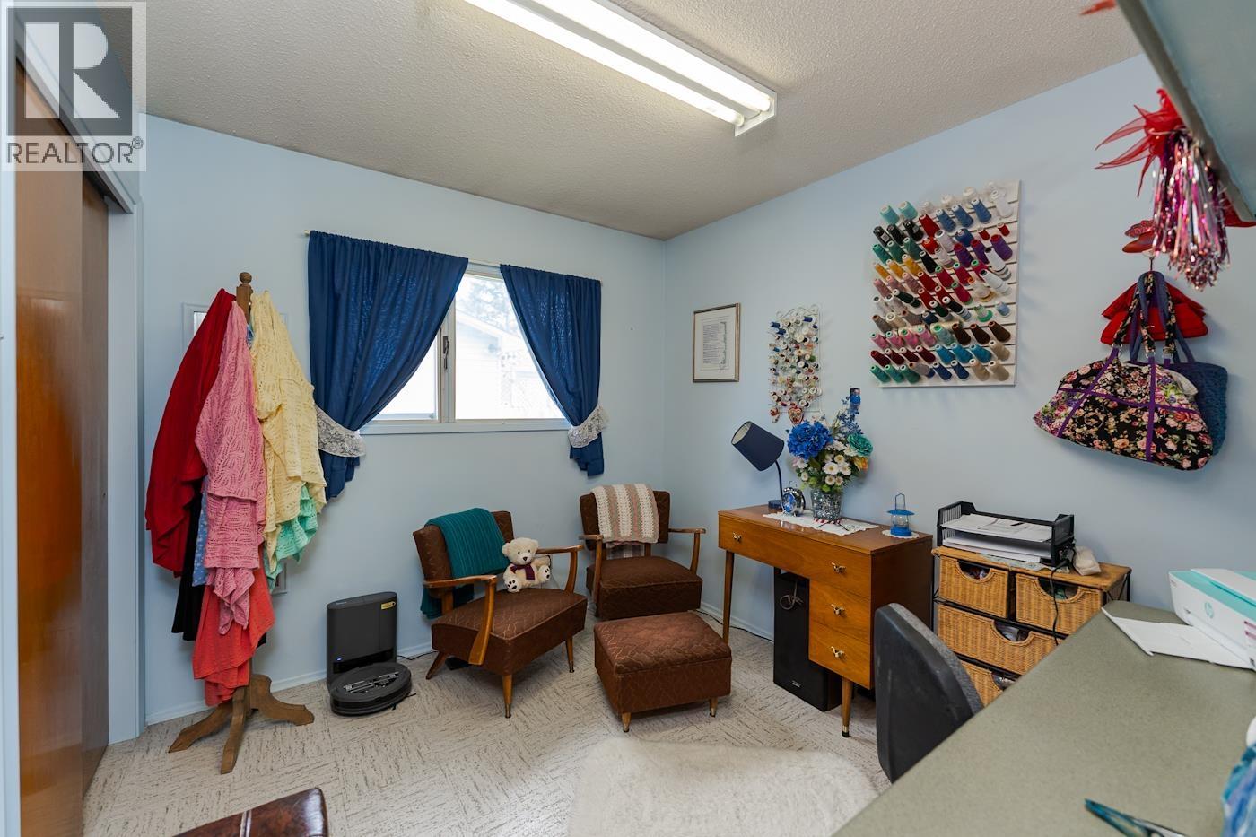 Photo 16 of 32 — 598 LANDSDOWNE ROAD · Prince George, BC