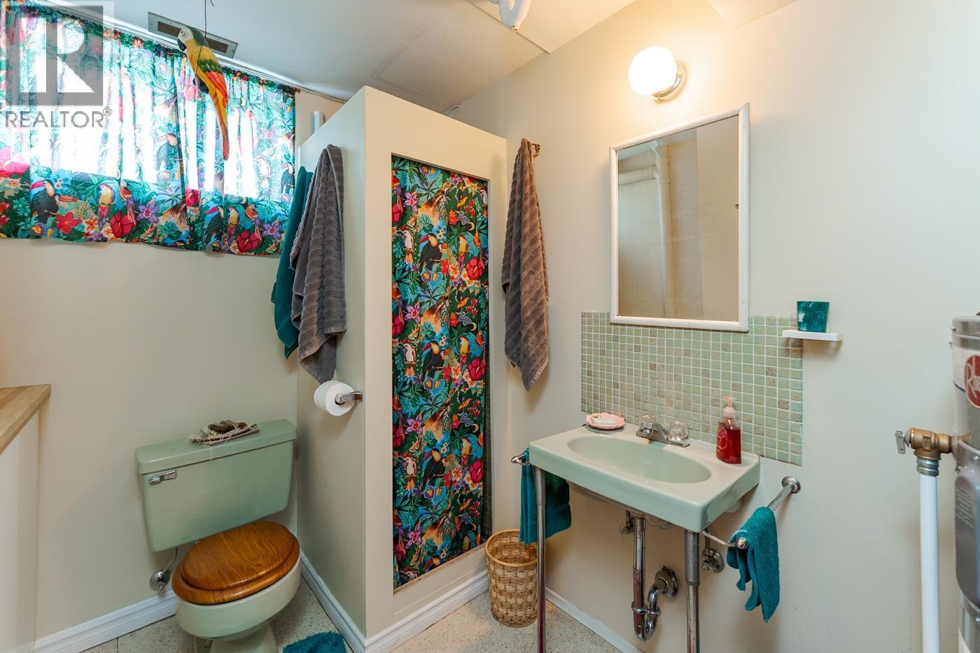 Photo 24 of 32 — 598 LANDSDOWNE ROAD · Prince George, BC