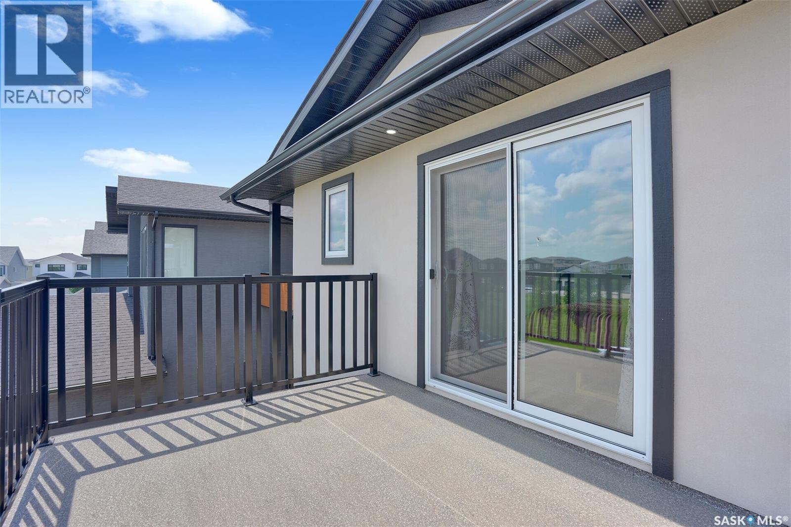 3204 Crosbie CRESCENT - 46