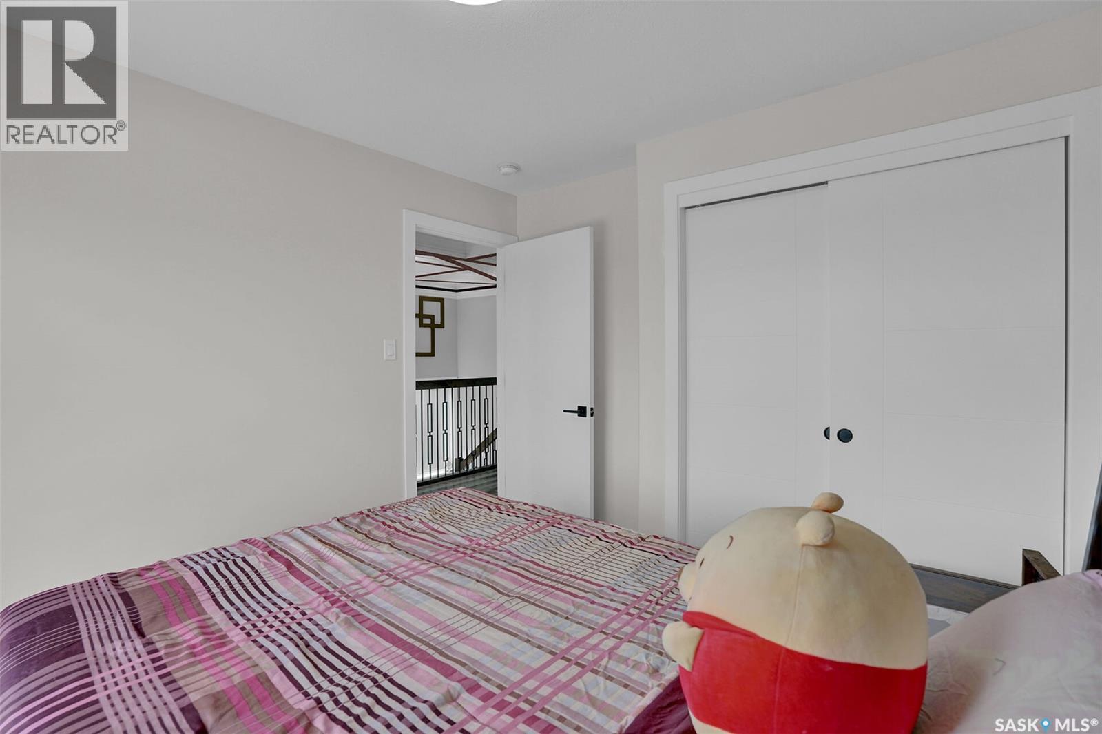 3204 Crosbie CRESCENT - 33
