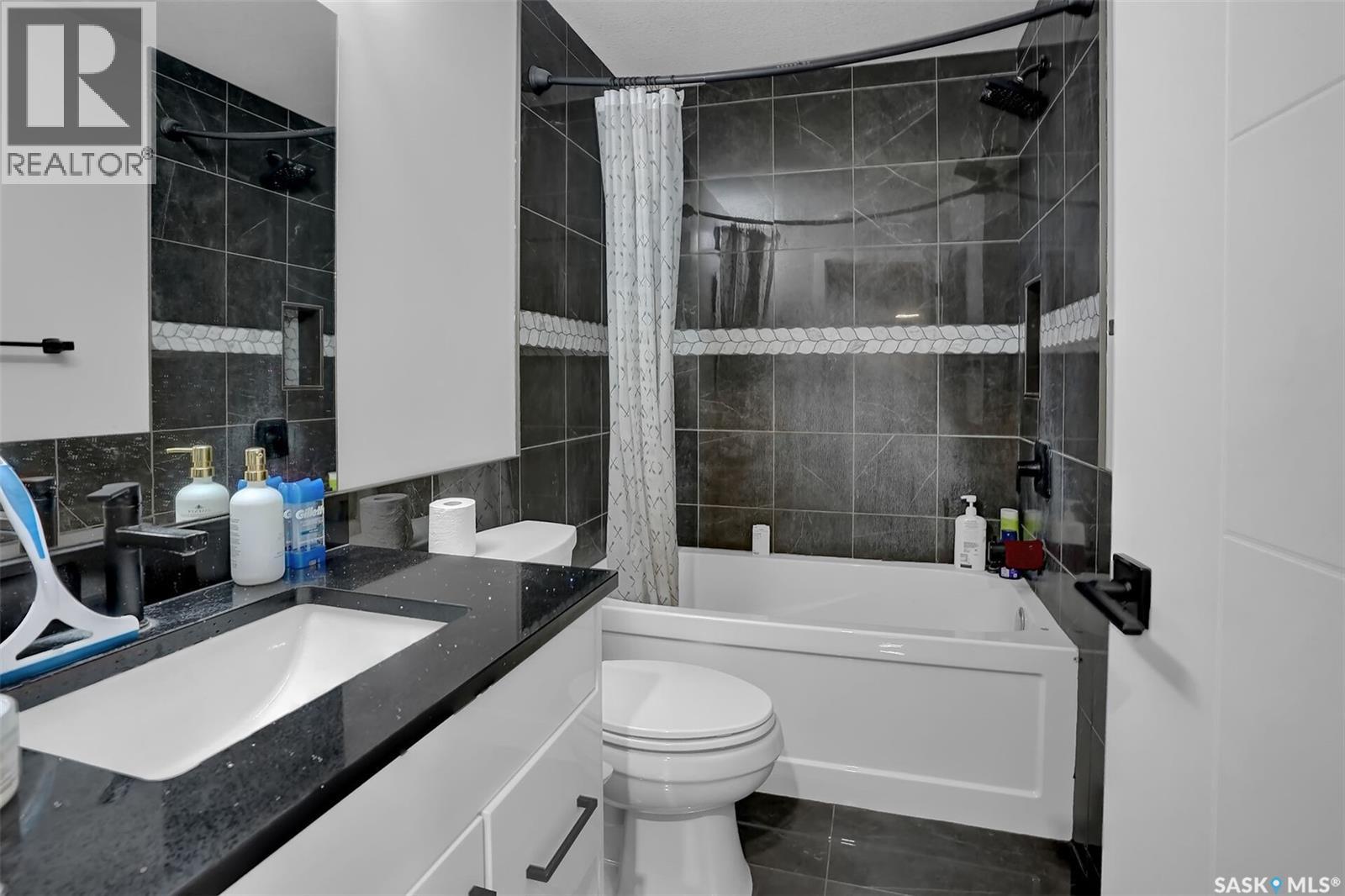 3204 Crosbie CRESCENT - 36