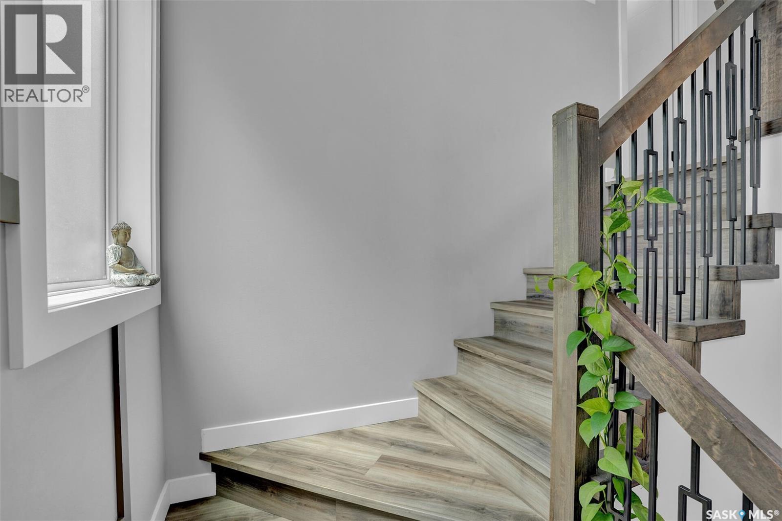 3204 Crosbie CRESCENT - 22