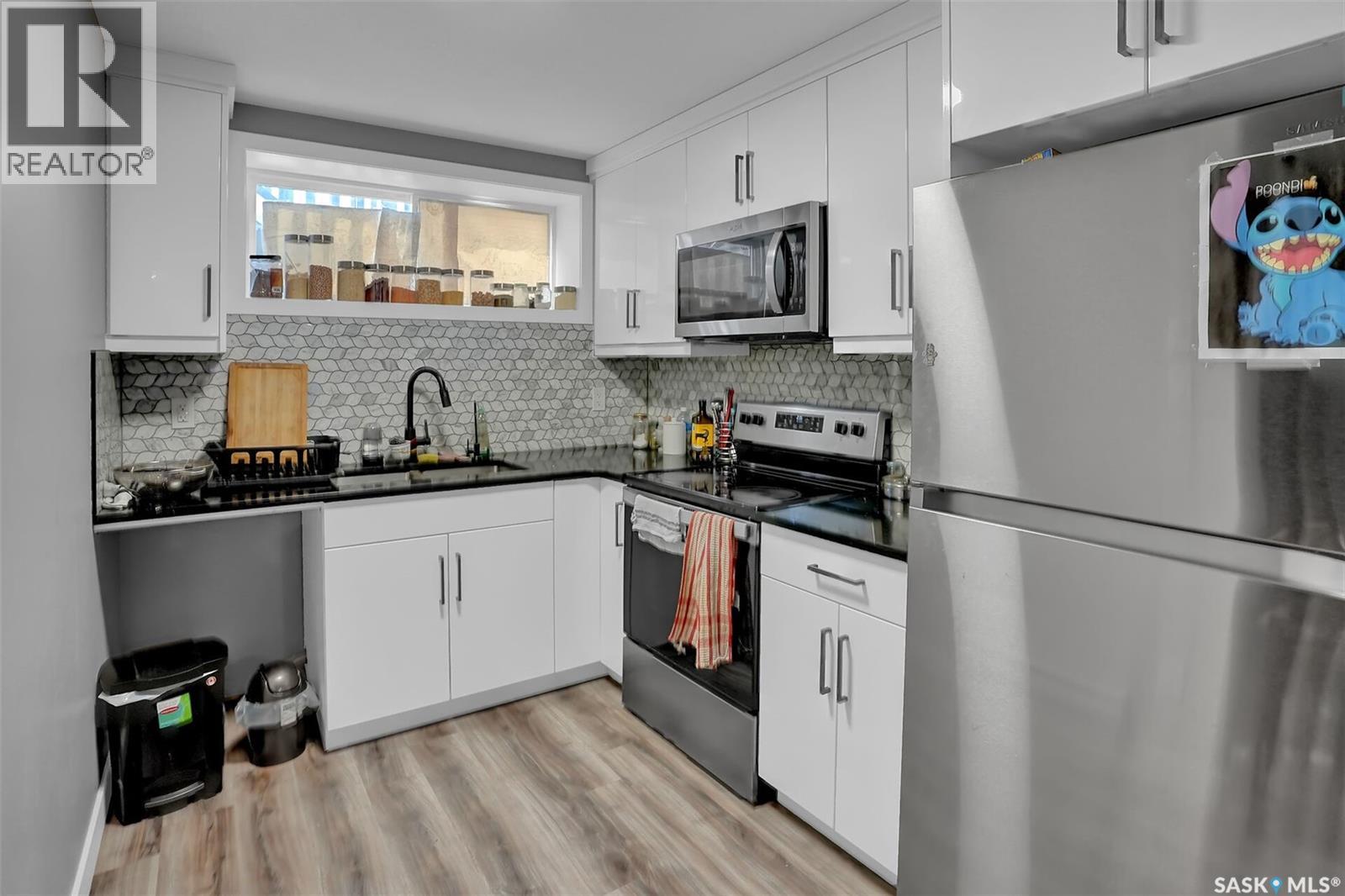 3204 Crosbie CRESCENT - 39