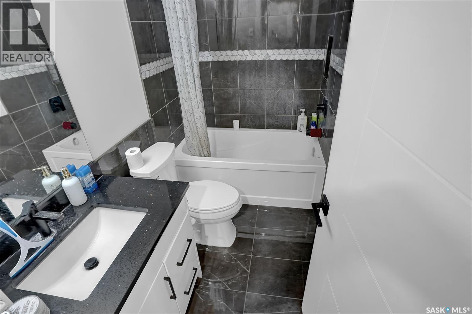 3204 Crosbie CRESCENT - 35
