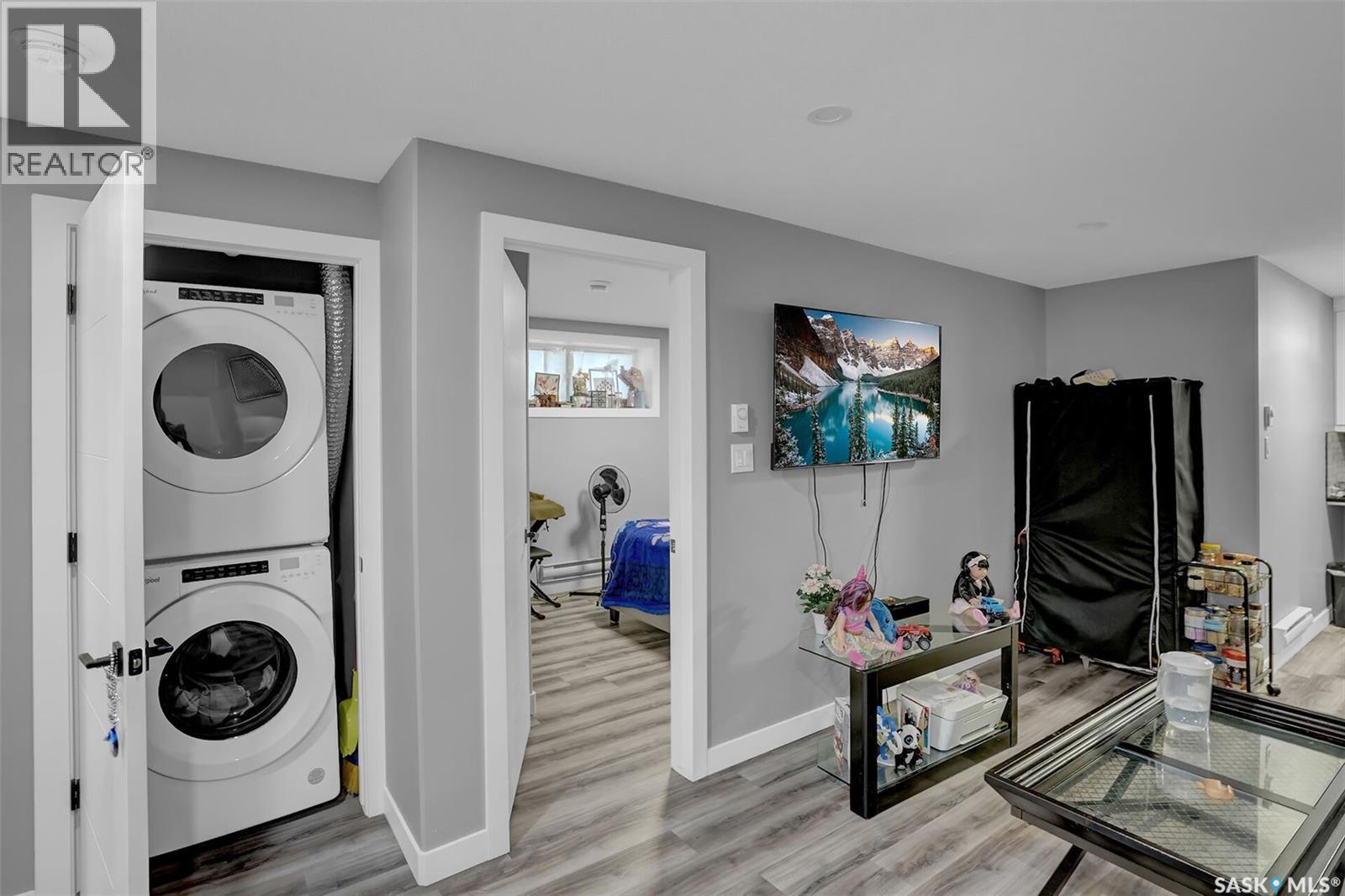 3204 Crosbie CRESCENT - 31