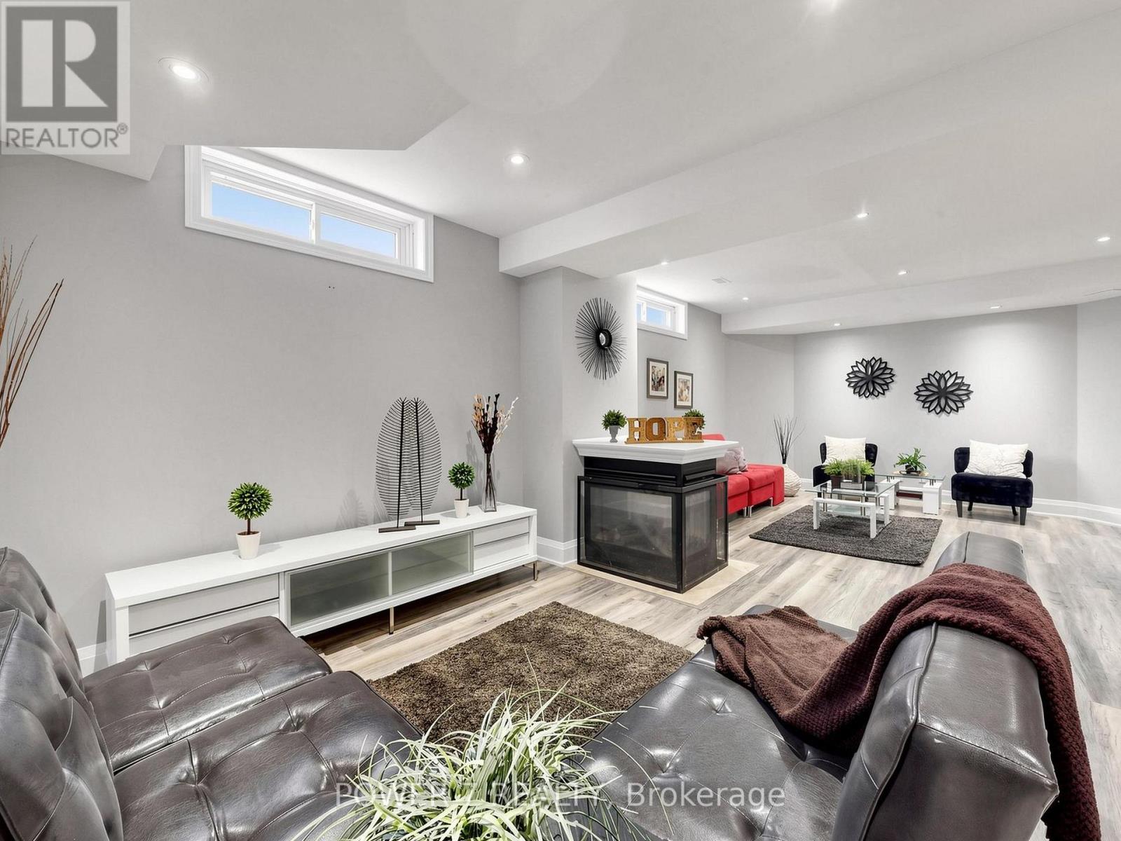 315 NORTH LAKE ROAD - 35