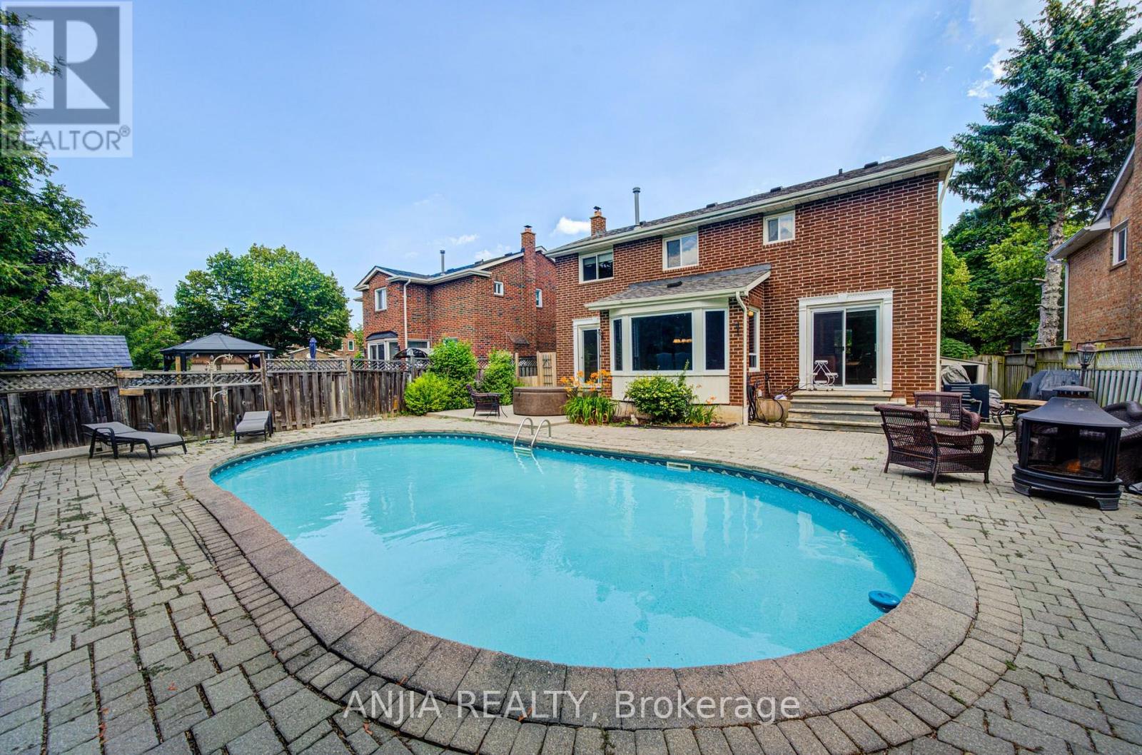 54 MEYER CIRCLE - Image 34