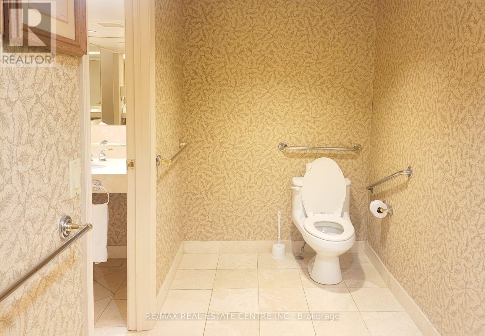 #2120 90 HIGHLAND DRIVE - 9