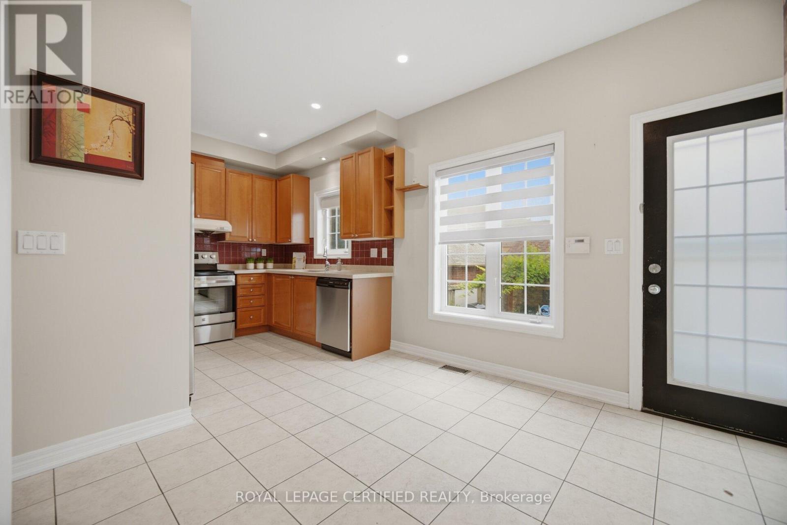 3555 EGLINTON AVENUE W - 11