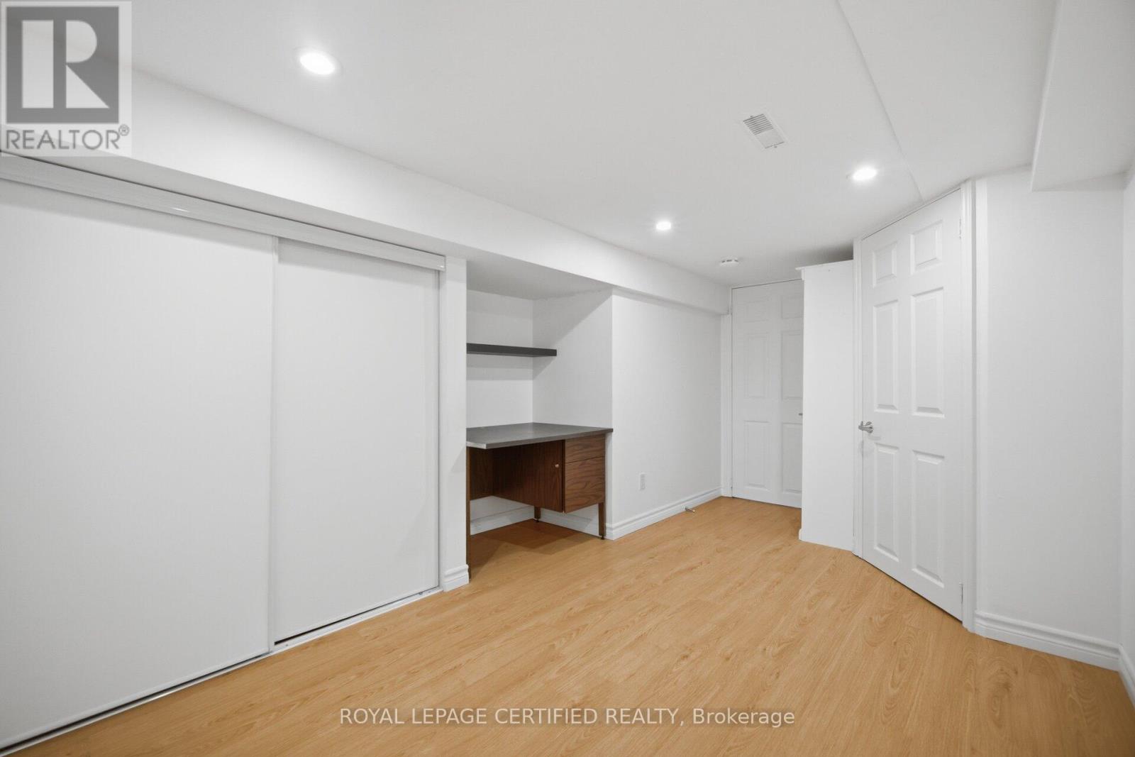 3555 EGLINTON AVENUE W - 27