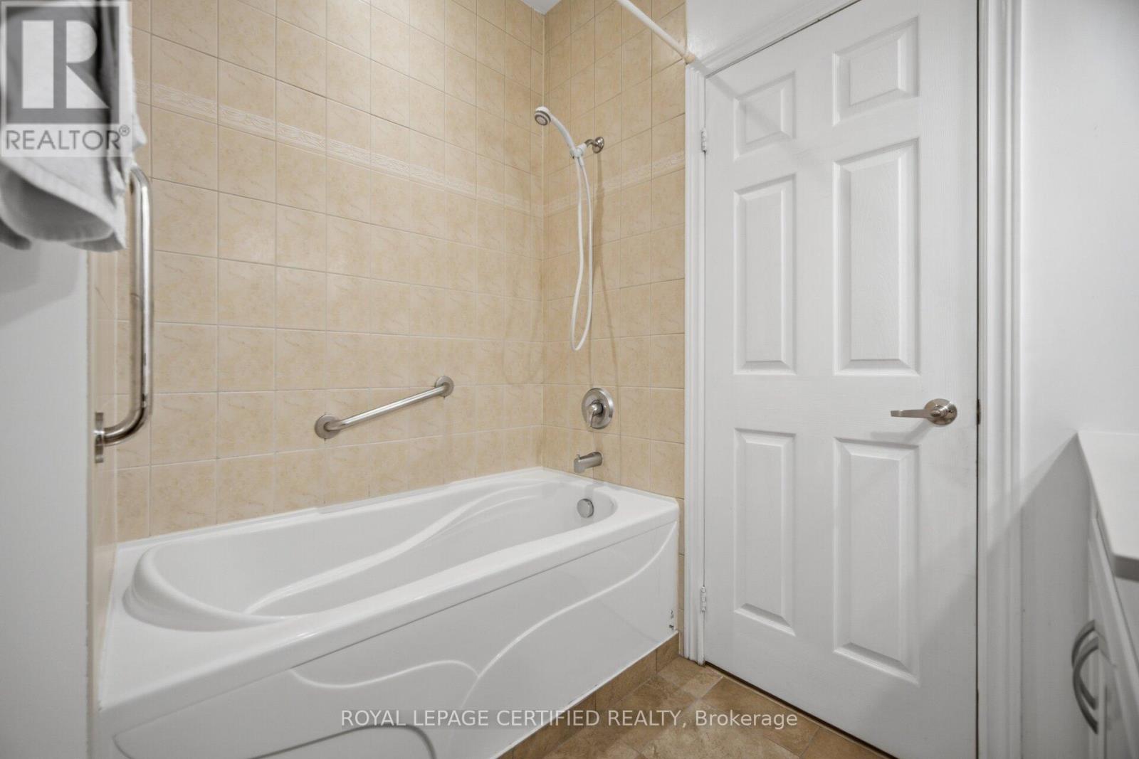 3555 EGLINTON AVENUE W - 29