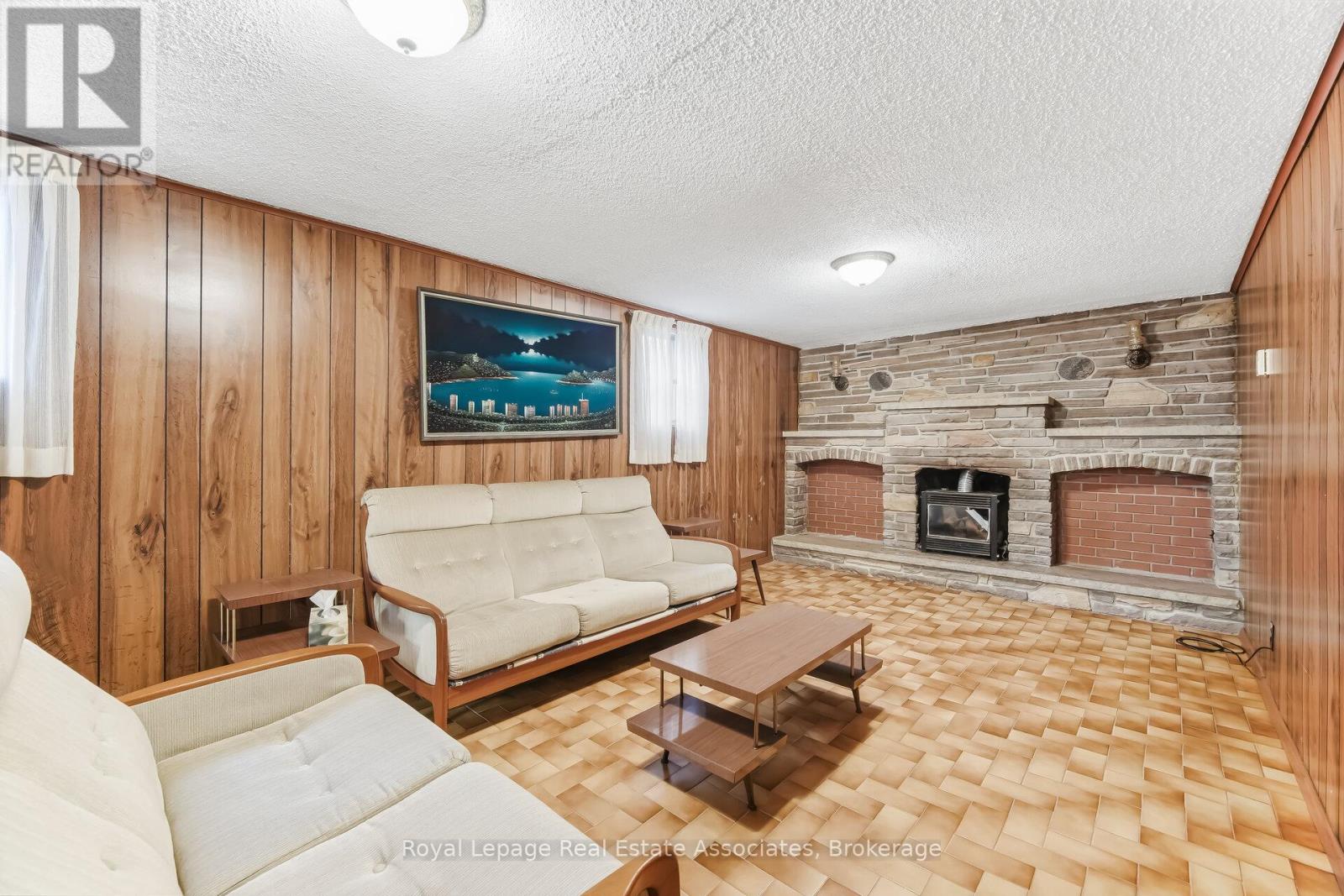5 ROSEWOOD AVENUE - 29