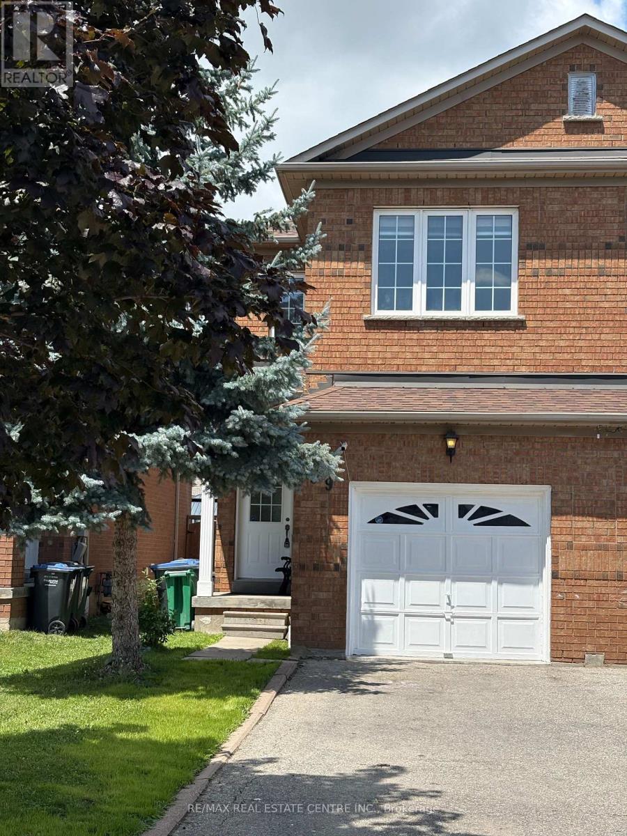 799 LEDBURY CRESCENT - 1