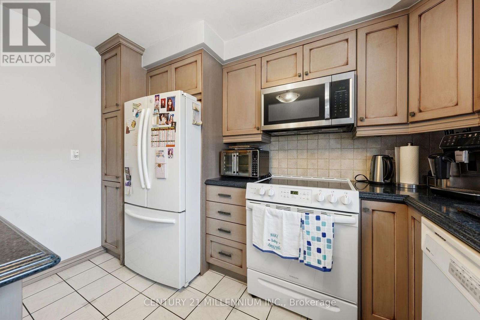 683 BALMORAL DRIVE - 16