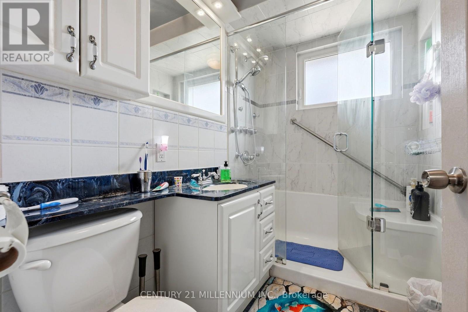 683 BALMORAL DRIVE - 26