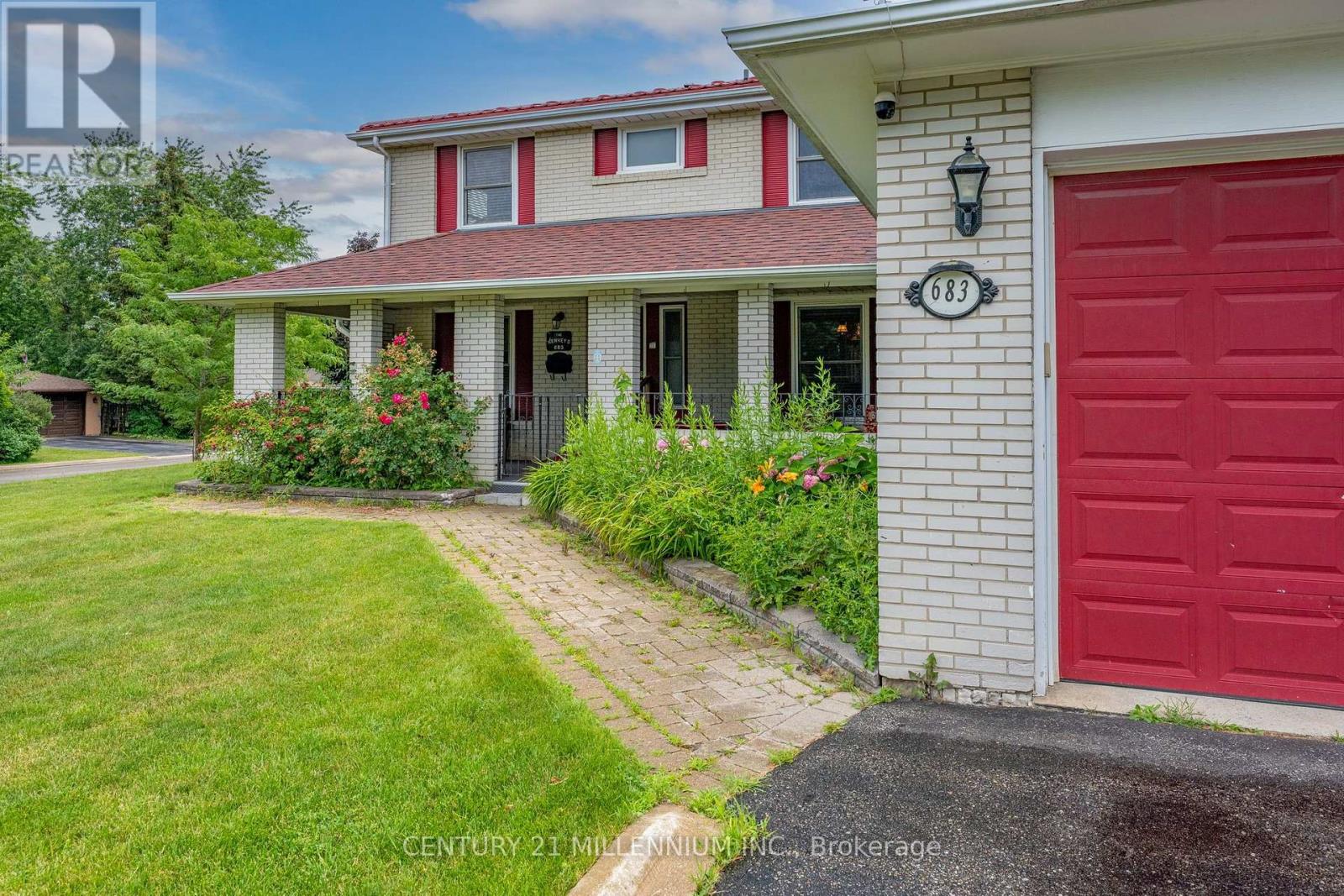 683 BALMORAL DRIVE - 3