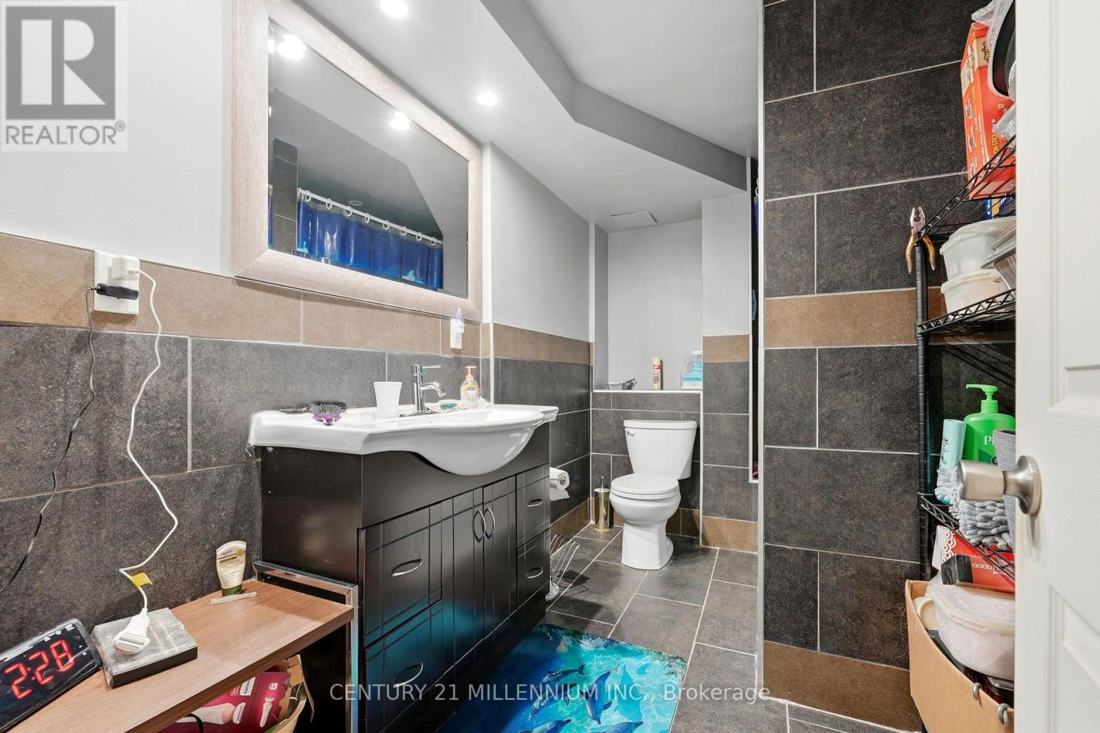 683 BALMORAL DRIVE - Image 34