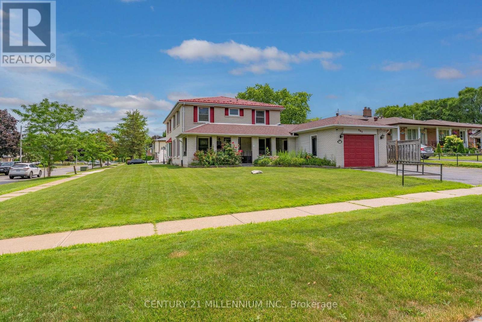 683 BALMORAL DRIVE - 42