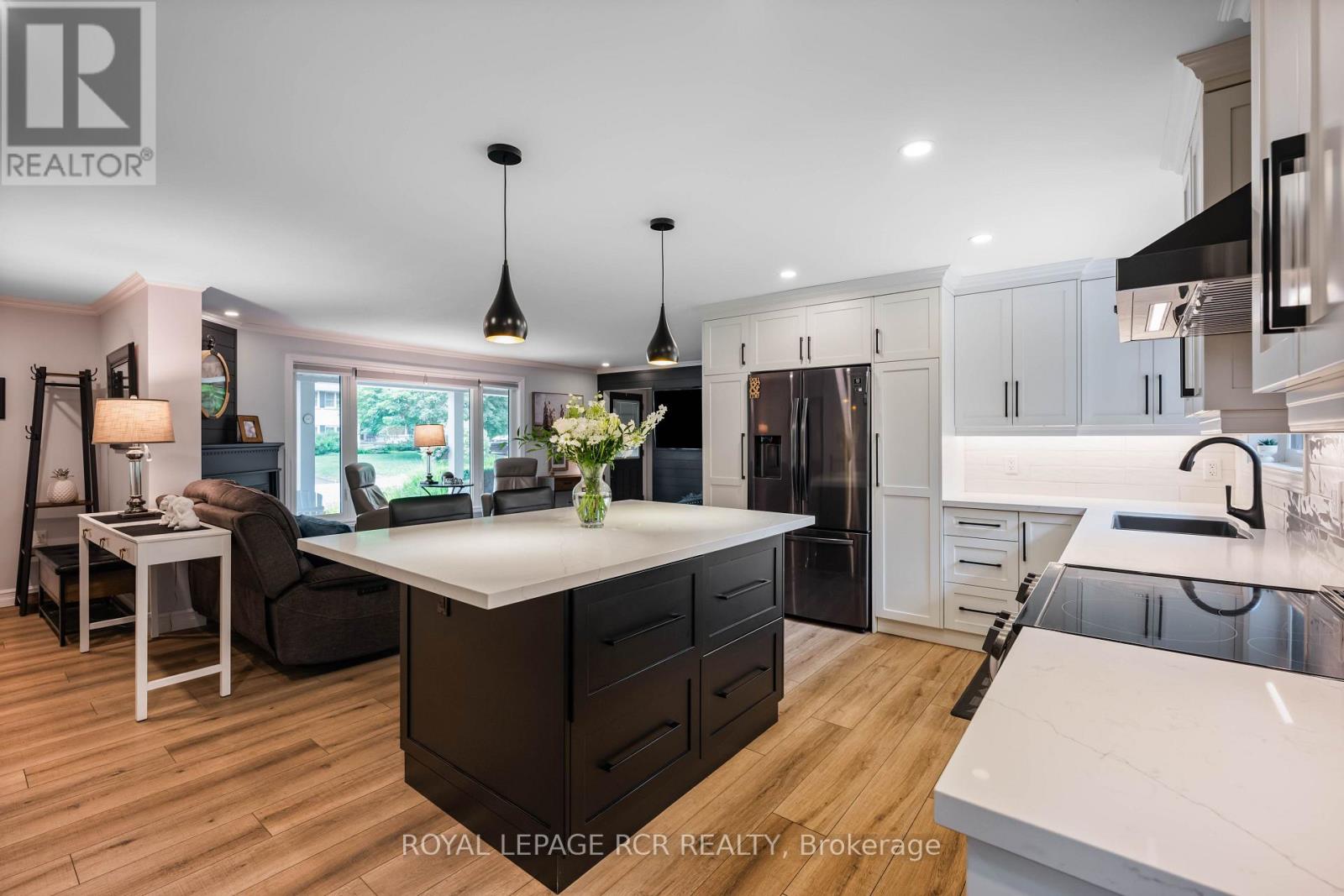 225 ZINA STREET - 10