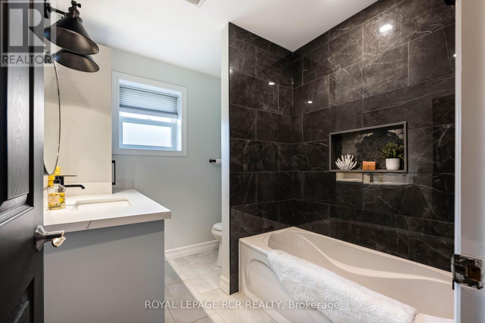 225 ZINA STREET - 19