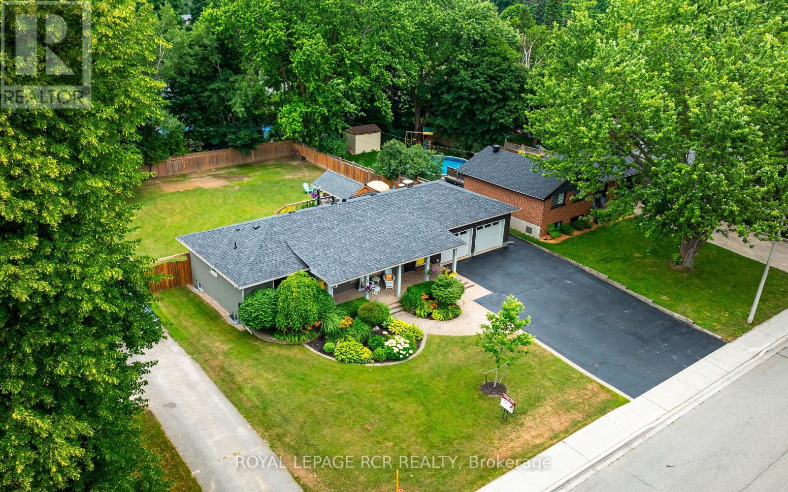 225 ZINA STREET - 2