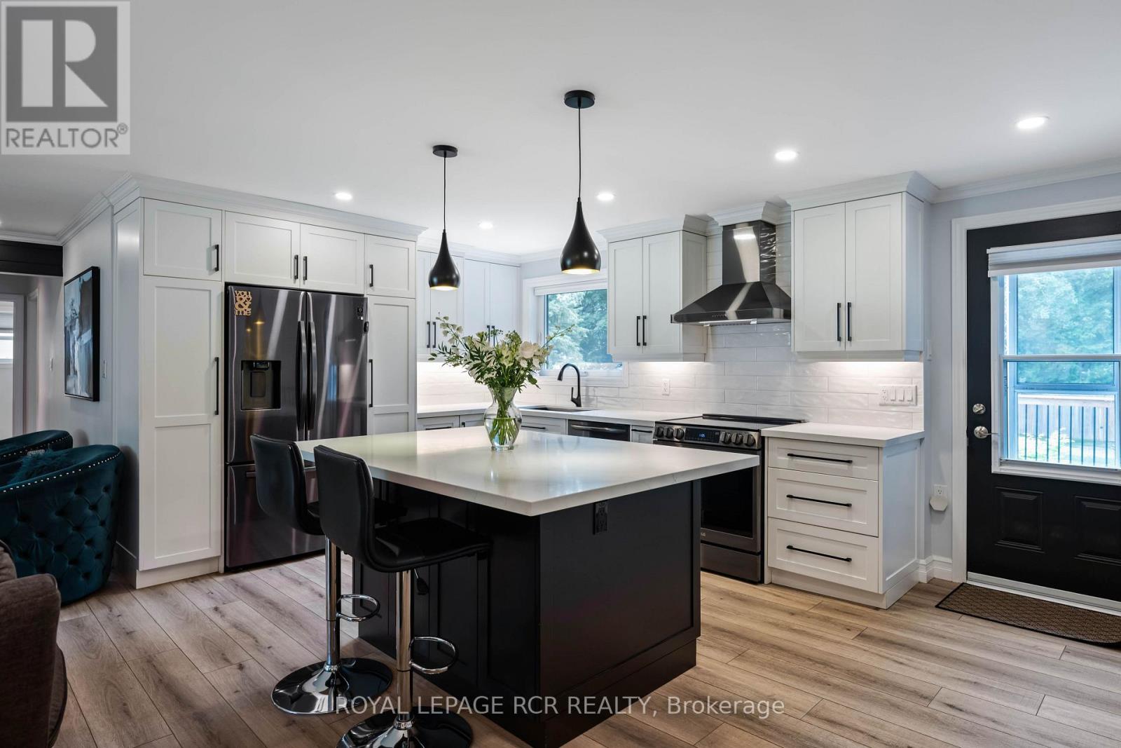 225 ZINA STREET - 9
