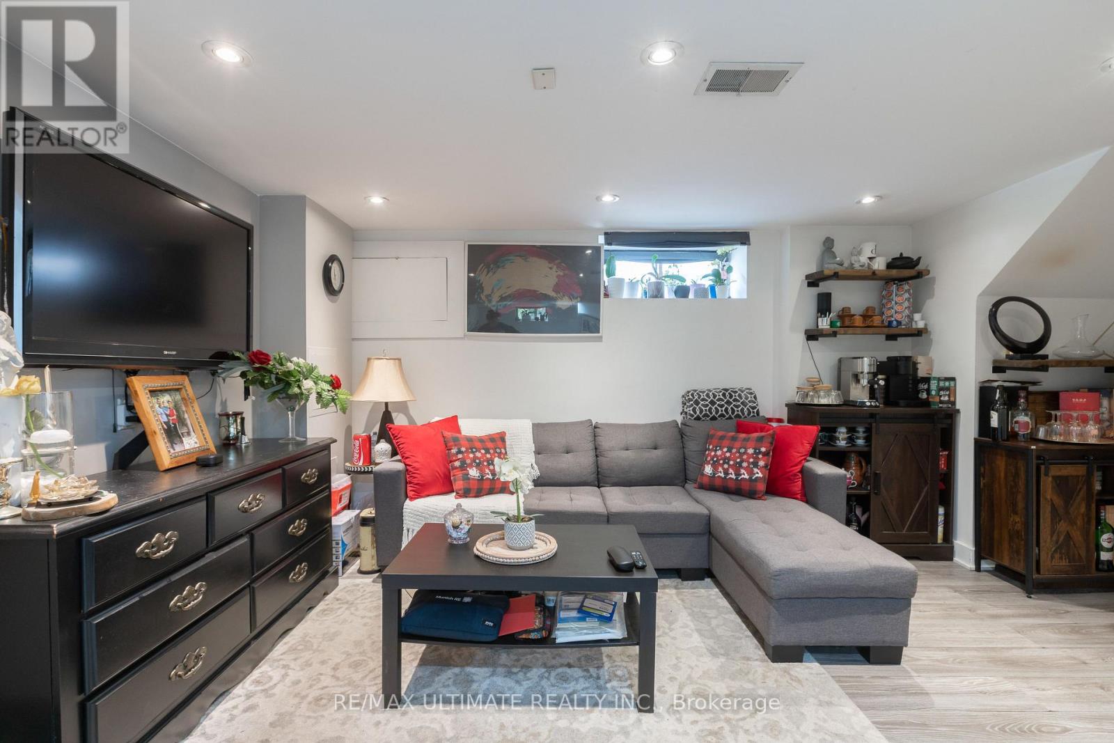 14 NORDALE CRESCENT - 32