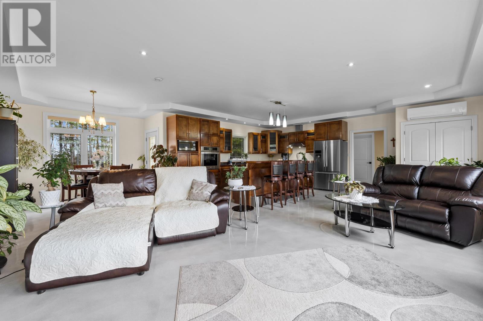 835 Rustico Road - 16