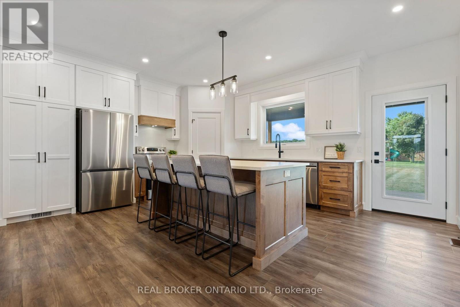 57009 BRUCE STREET - 10