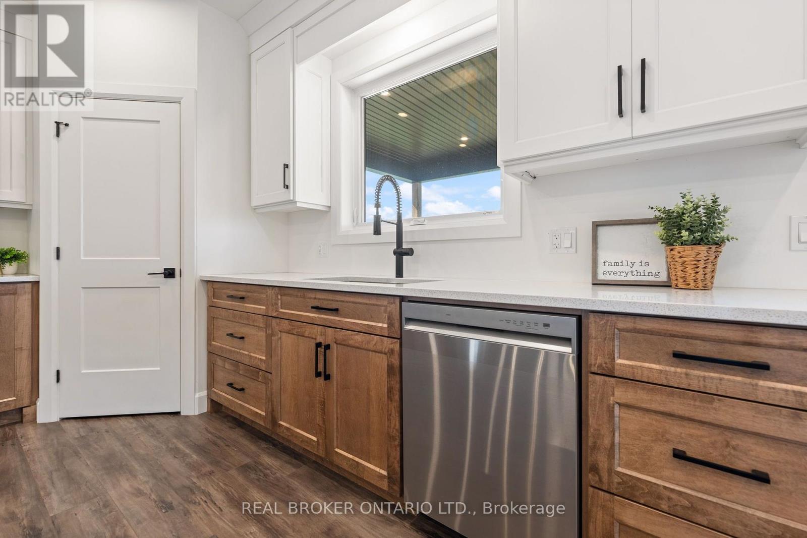 57009 BRUCE STREET - 12
