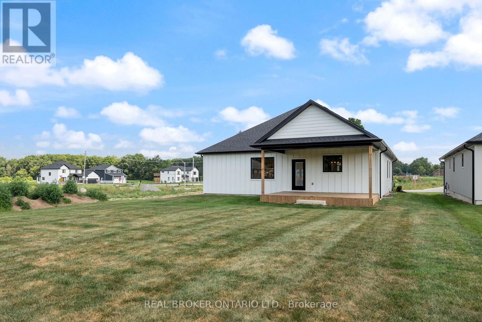 57009 BRUCE STREET - 27