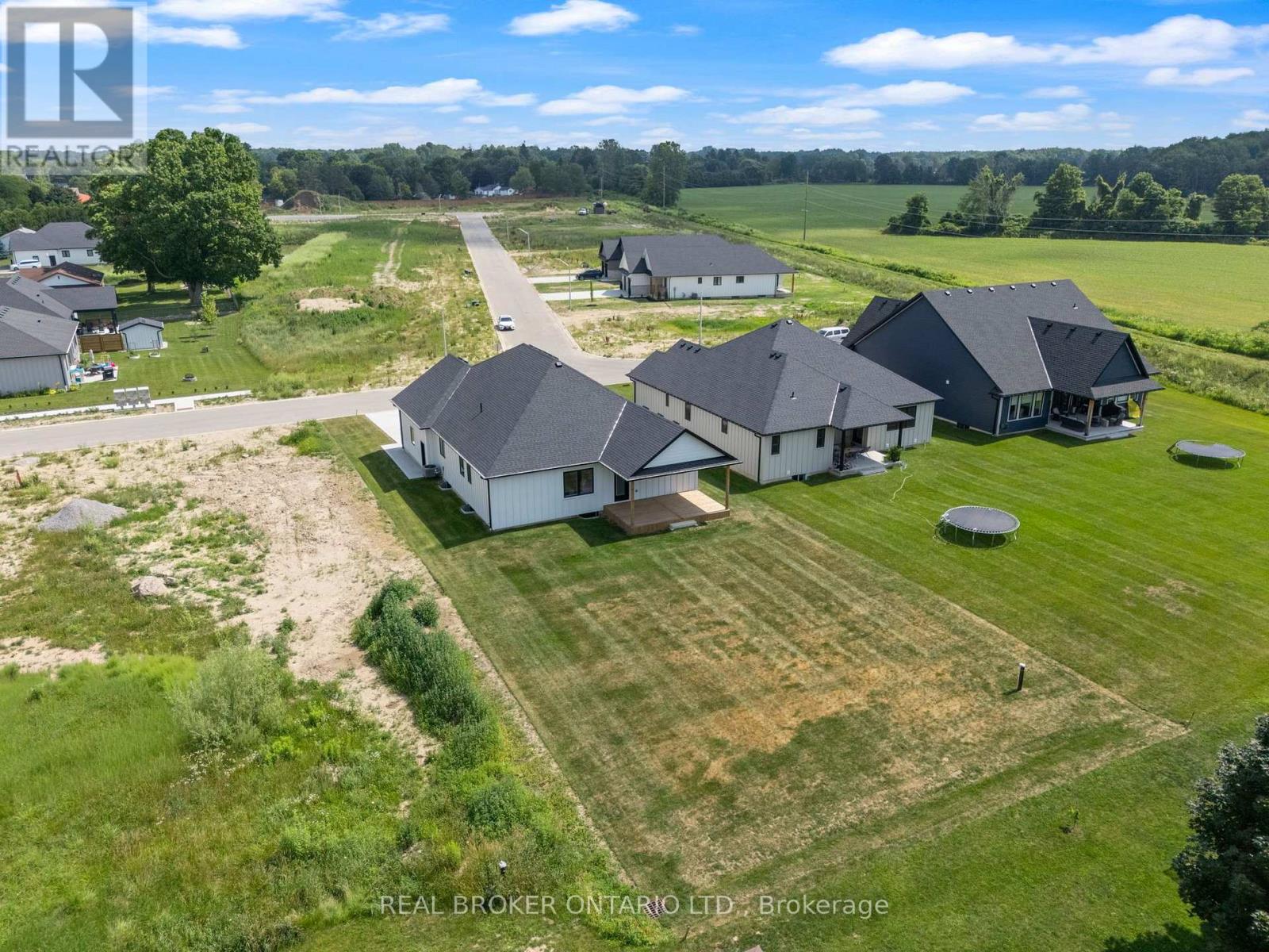 57009 BRUCE STREET - 28