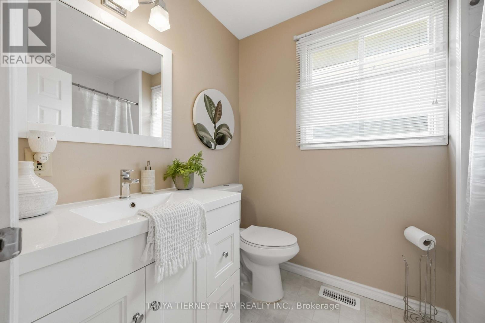 455 CRYSTAL DRIVE - 29