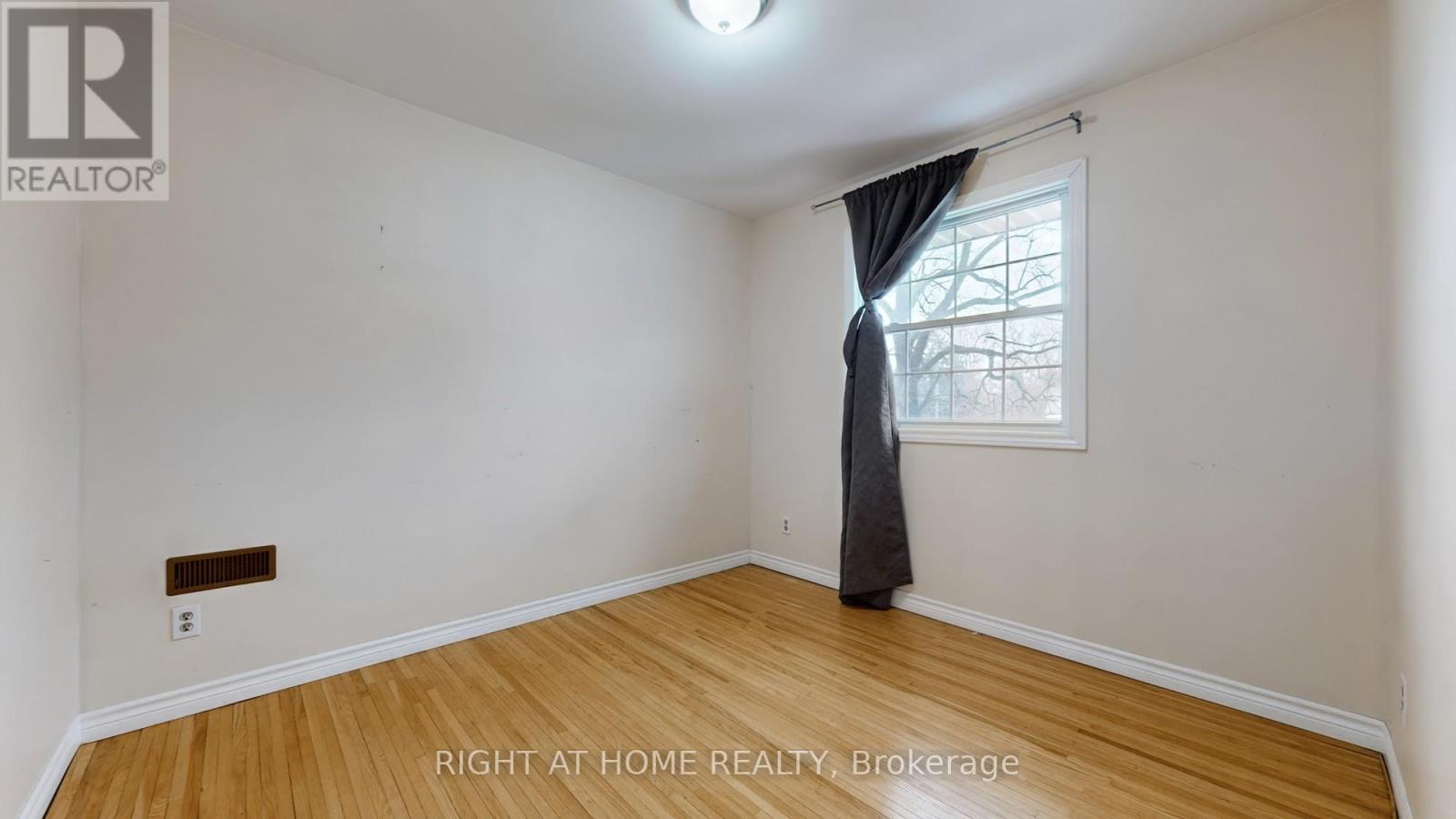 301 GARNER ROAD E - 32
