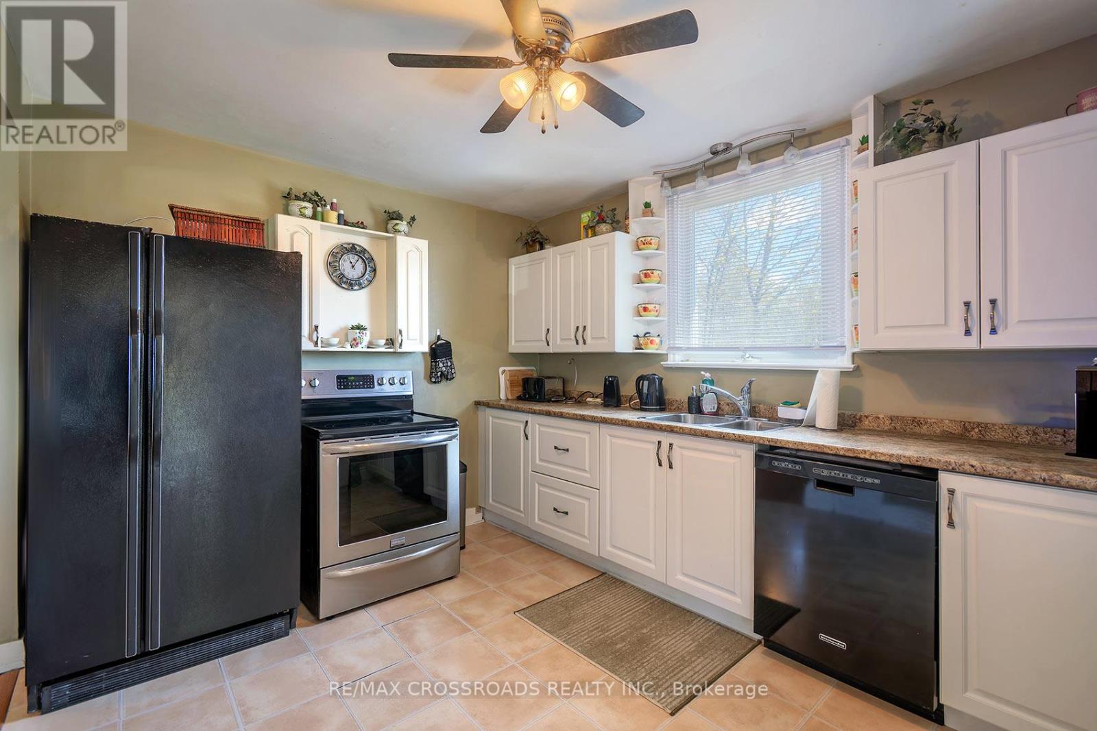 16 HAMILTON AVENUE - 11